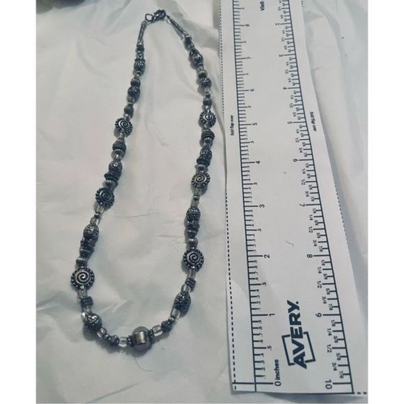 Cute silver and BLACK SMALL BEAD NECKLACE - Picture 4 of 4